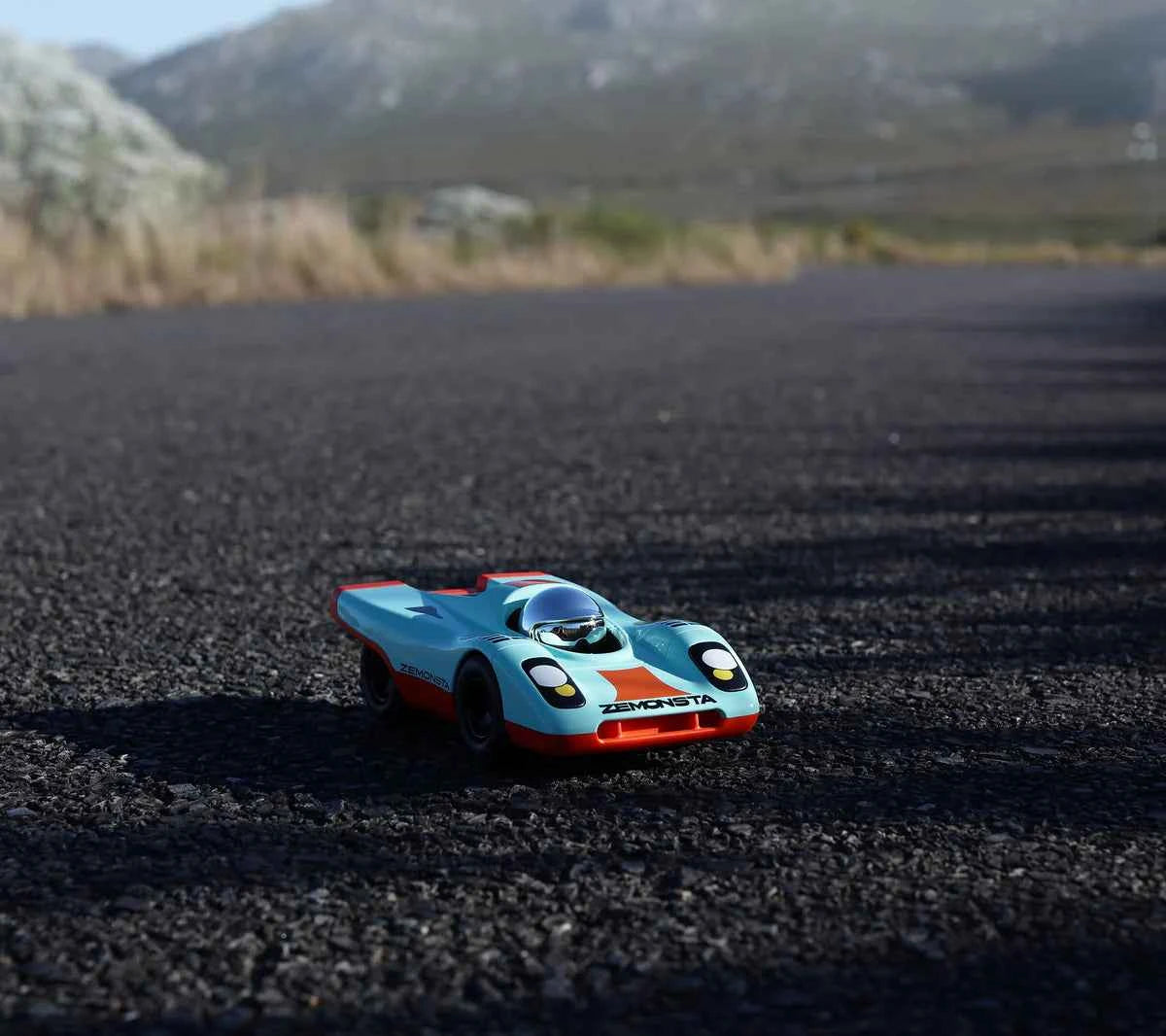 Playforever | Zemonsta Klaus Auto