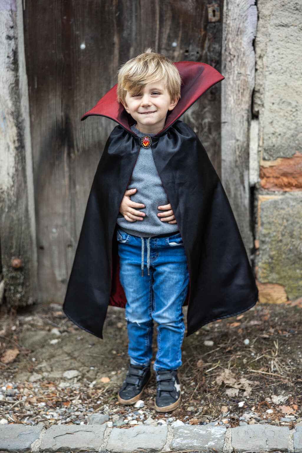 Great Pretenders | Vampire Cape