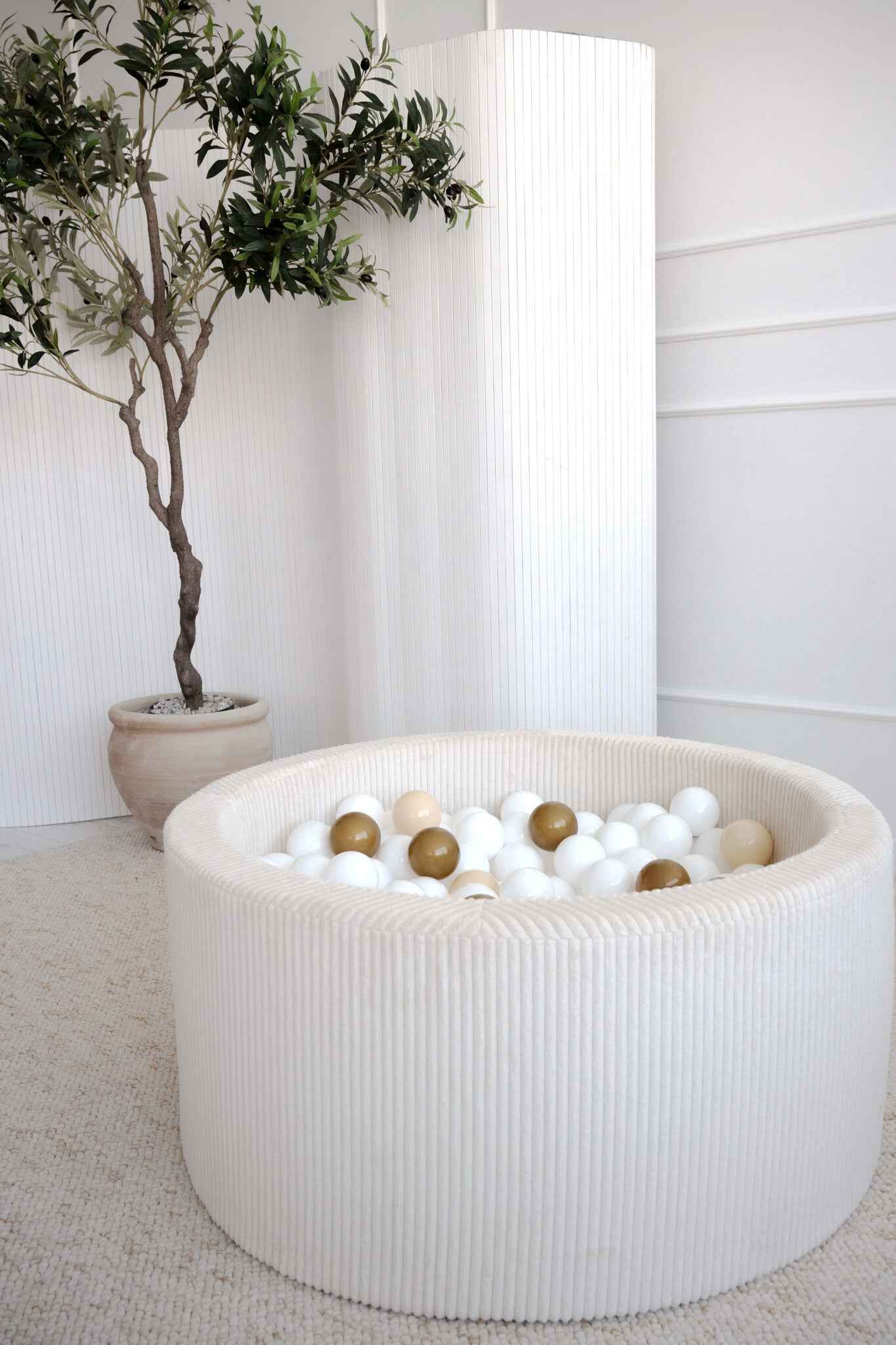 Moje | Ball Pool Rib Velvet - CrÃ©me 90x40 cm + Ballen