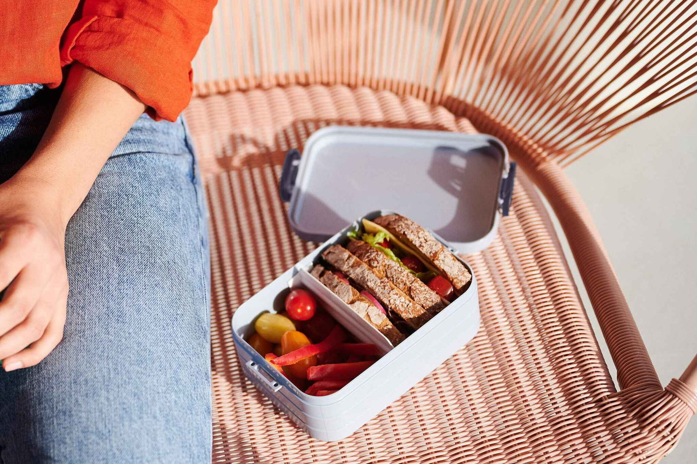 Mepal | Lunchbox Take A Break Midi Vivid Mauve 12x6,5x18,5cm