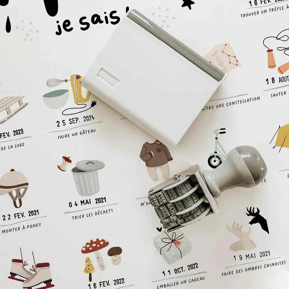 Les Petites Dates | I Know French Poster